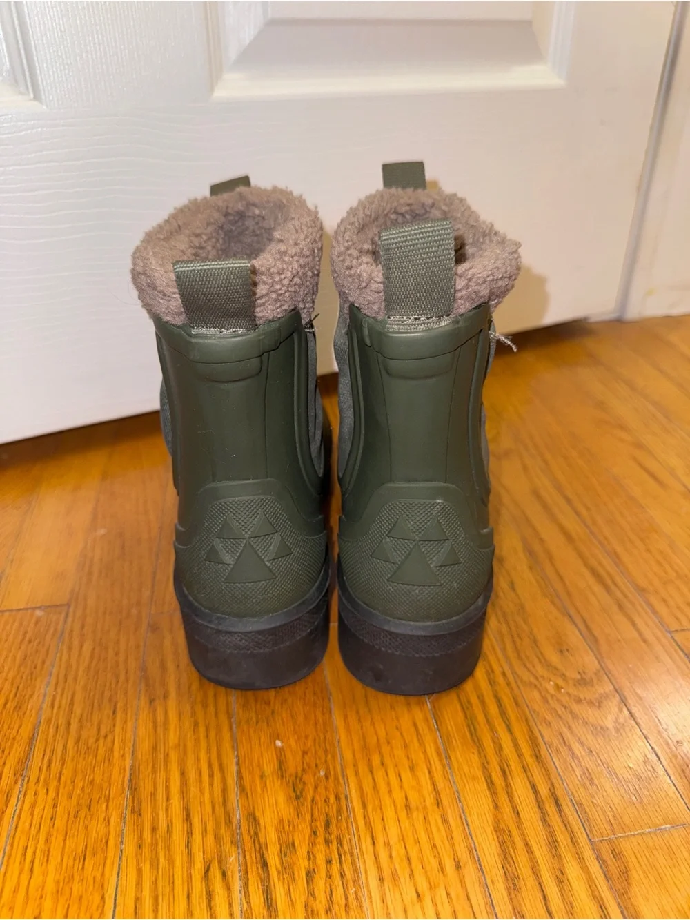 Cougar Olive Chelsea Waterproof Boot with Shearling Cuff - Picture 5 of 6